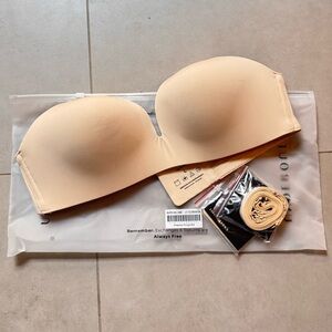 Underoutfit Strapless Bra - Large NWT